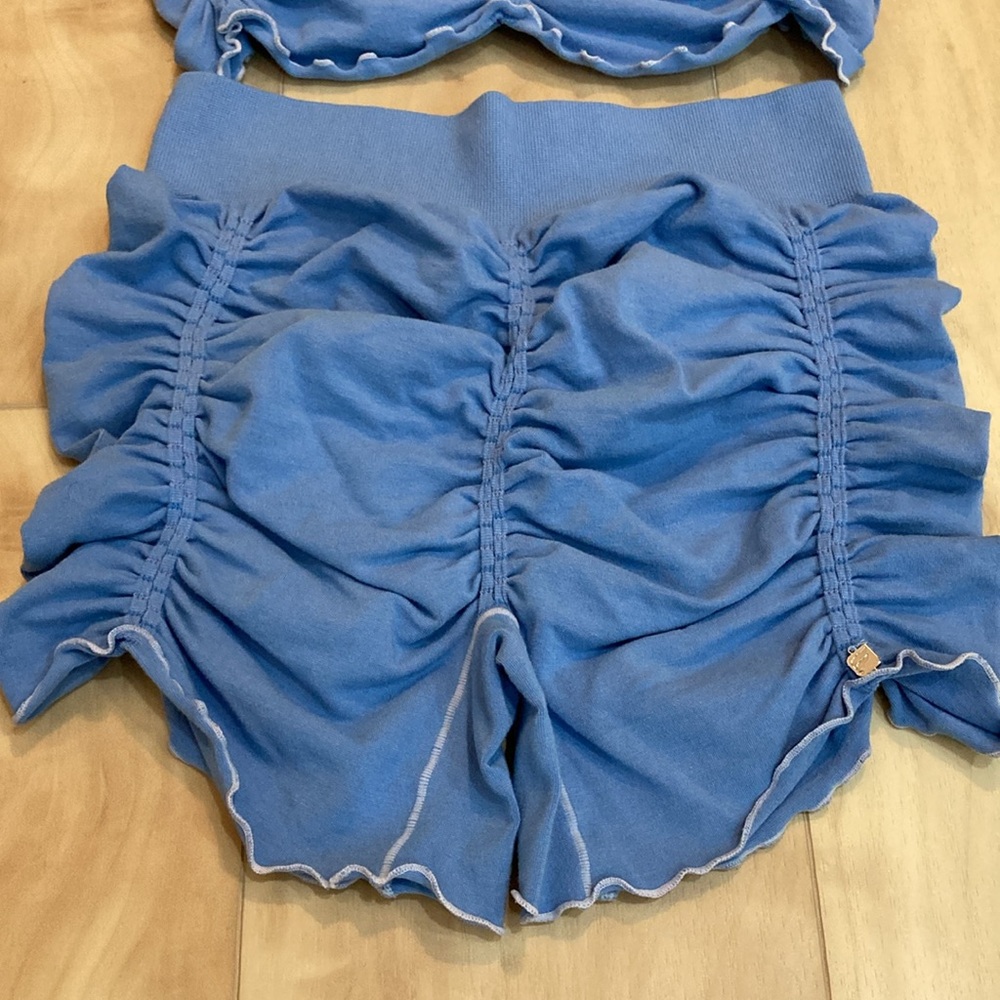 Anya Fabletics ruched set - Picture 5 of 14